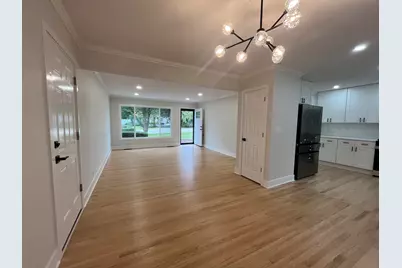 403 Burlington Avenue, Clarendon Hills, IL 60514 - Photo 9