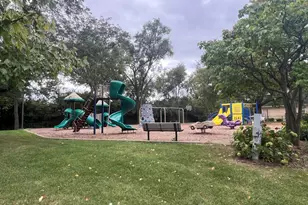 403 Burlington Ave, Clarendon Hills, IL 60514 - Photo 5