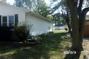 707 E Ash St, Watseka, IL 60970 - Photo 3