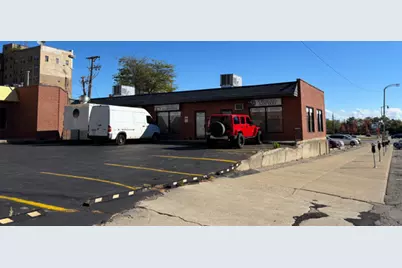 31 S County Street, Waukegan, IL 60085 - Photo 1