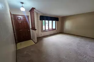 7544 La Maine Dr, Rockford, IL 61103 - Photo 9