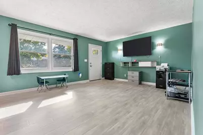 208 E 8th Street, Gridley, IL 61744 - Photo 3