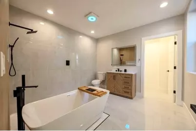 7733 S Luella Avenue, Chicago, IL 60649 - Photo 11