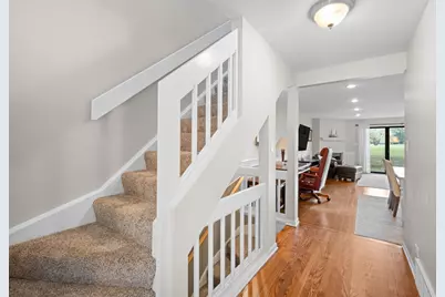 429 Valley View Road, Lake Barrington, IL 60010 - Photo 3