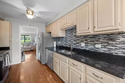 429 Valley View Road, Lake Barrington, IL 60010 - Photo 7