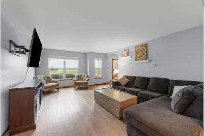 774 Waters Edge Boulevard, Malta, IL 60150 - Photo 5