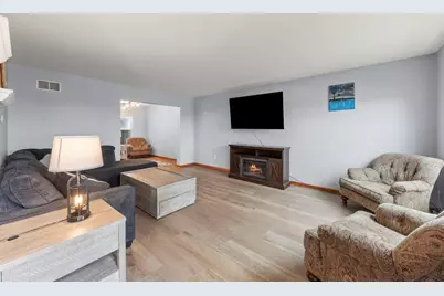 774 Waters Edge Boulevard, Malta, IL 60150 - Photo 3