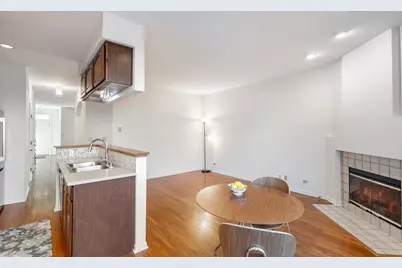 5842 N Saint Johns Court, Chicago, IL 60646 - Photo 13