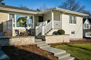 530 Anthony St, Glen Ellyn, IL 60137 - Photo 1