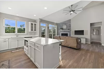 1155 La Salle Court, Lake Geneva, WI 53147 - Photo 9