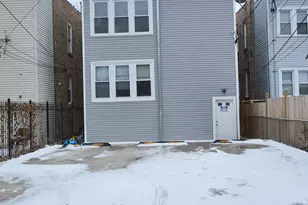 3322 W Wilson Ave, Chicago, IL 60625 - Photo 5