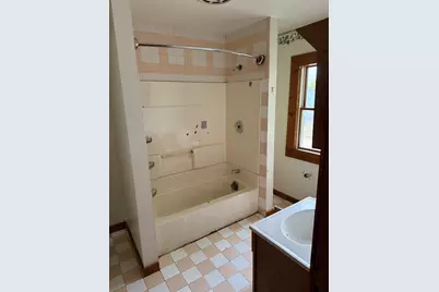 393 N 6th Avenue, Kankakee, IL 60901 - Photo 7