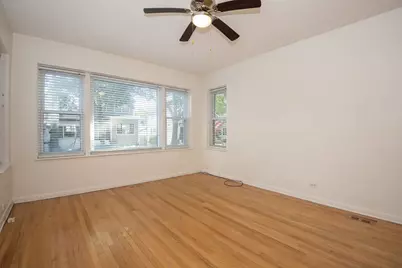 3834 N Hermitage Avenue #1, Chicago, IL 60613 - Photo 9