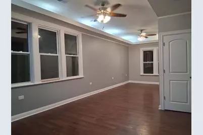 8716 S Marquette Avenue, Chicago, IL 60617 - Photo 3