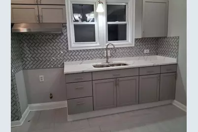 8716 S Marquette Avenue, Chicago, IL 60617 - Photo 5