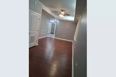 8716 S Marquette Avenue, Chicago, IL 60617 - Photo 9