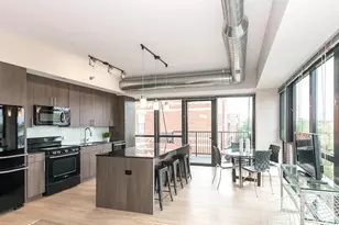 211 W Scott St, Chicago, IL 60610 - Photo 3