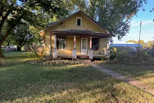 2271 N 3806th Rd, Serena, IL 60549 - Photo 1