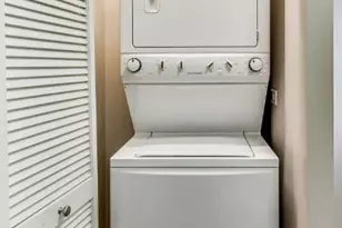 757 N Orleans St, Chicago, IL 60601 - Photo 13