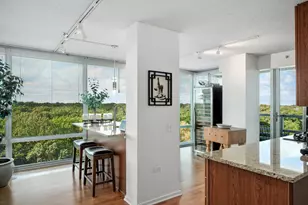 9725 Woods Dr, Skokie, IL 60077 - Photo 7