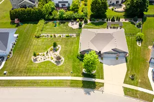 2611 Piney Run, Bloomington, IL 61705 - Photo 5