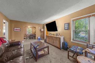 9047 S 50th Ave, Oak Lawn, IL 60453 - Photo 3