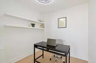 1460 N Sandburg Terrace, Chicago, IL 60610 - Photo 13