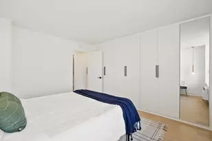 1460 N Sandburg Terrace, Chicago, IL 60610 - Photo 23