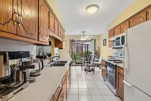 4326 W Emerald Way St, Alsip, IL 60803 - Photo 9