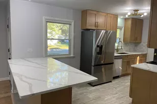 18452 Oakwood Ave, Lansing, IL 60438 - Photo 3