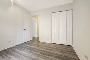 402 Sandalwood Ln, Schaumburg, IL 60193 - Photo 15