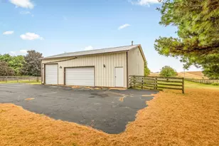 9104 E Weber Rd, Ridott, IL 61067 - Photo 85