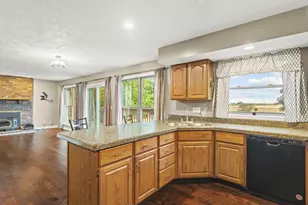 9104 E Weber Rd, Ridott, IL 61067 - Photo 25