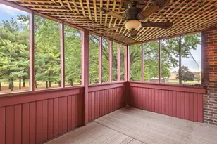 9104 E Weber Rd, Ridott, IL 61067 - Photo 17