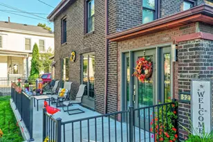 527 E Main St, Ottawa, IL 61350 - Photo 5