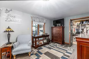 527 E Main St, Ottawa, IL 61350 - Photo 11