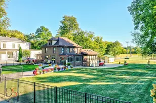 527 E Main St, Ottawa, IL 61350 - Photo 3