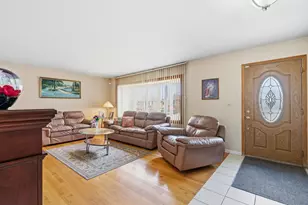 4038 Denley Ave, Schiller Park, IL 60176 - Photo 3