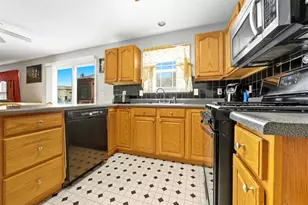 7 Melrose Ct, Bloomington, IL 61704 - Photo 9