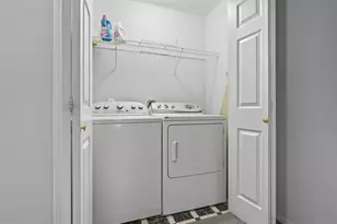 7 Melrose Ct, Bloomington, IL 61704 - Photo 15