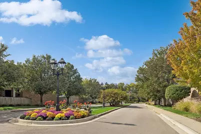 1618 Astor Avenue, Oakbrook Terrace, IL 60181 - Photo 21