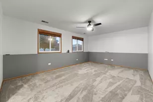 1306 Bassett Dr, Joliet, IL 60431 - Photo 19