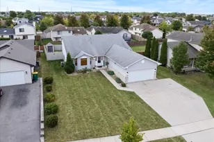 1306 Bassett Dr, Joliet, IL 60431 - Photo 33