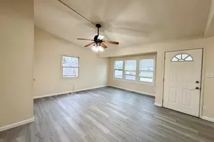 2016 Greendale Dr, Champaign, IL 61821 - Photo 3