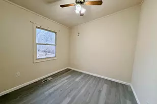 2016 Greendale Dr, Champaign, IL 61821 - Photo 5