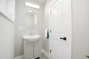 745 S Hillside Ave, Elmhurst, IL 60126 - Photo 13