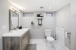 745 S Hillside Ave, Elmhurst, IL 60126 - Photo 21