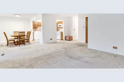 304 Glasgow Lane #X1, Schaumburg, IL 60194 - Photo 3