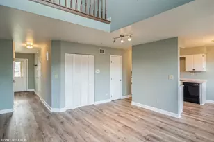 734 E Whispering Oaks Ct, Palatine, IL 60074 - Photo 5