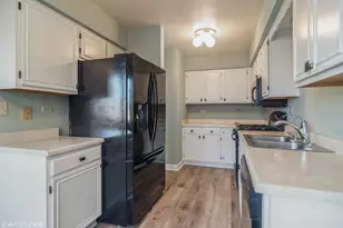 734 E Whispering Oaks Ct, Palatine, IL 60074 - Photo 7